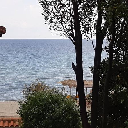 Sofia'S Pearl Beachfront Maisonette Nea Kallikrateia Eksteriør billede