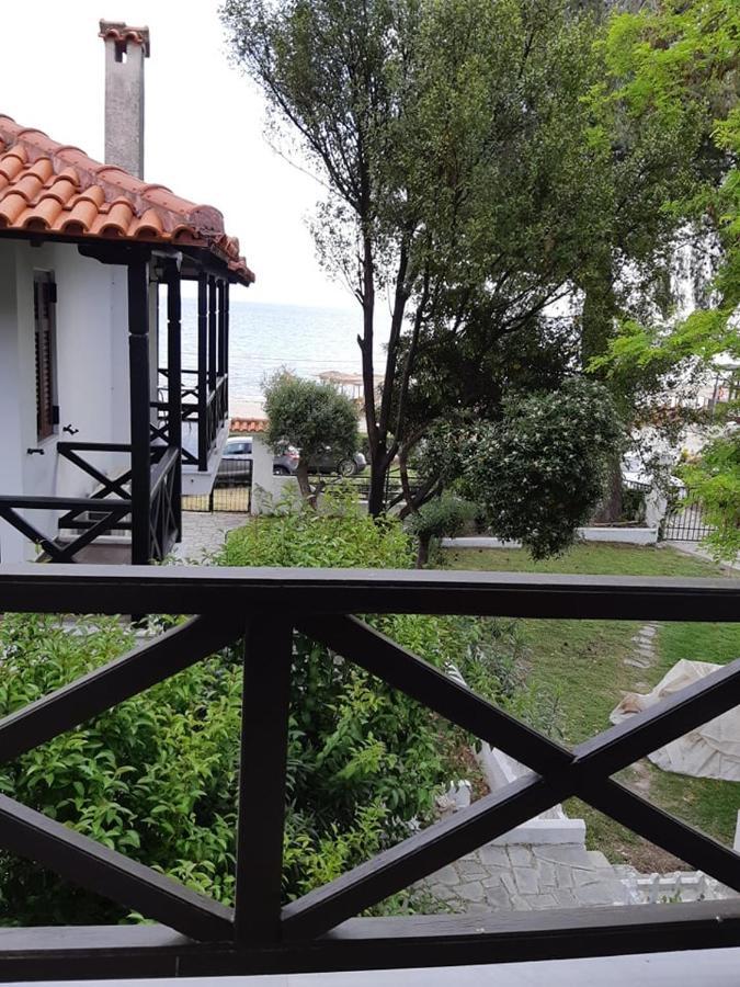 Sofia'S Pearl Beachfront Maisonette Nea Kallikrateia Eksteriør billede